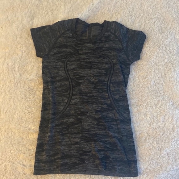 lululemon athletica Tops - Lululemon swiftly tech top